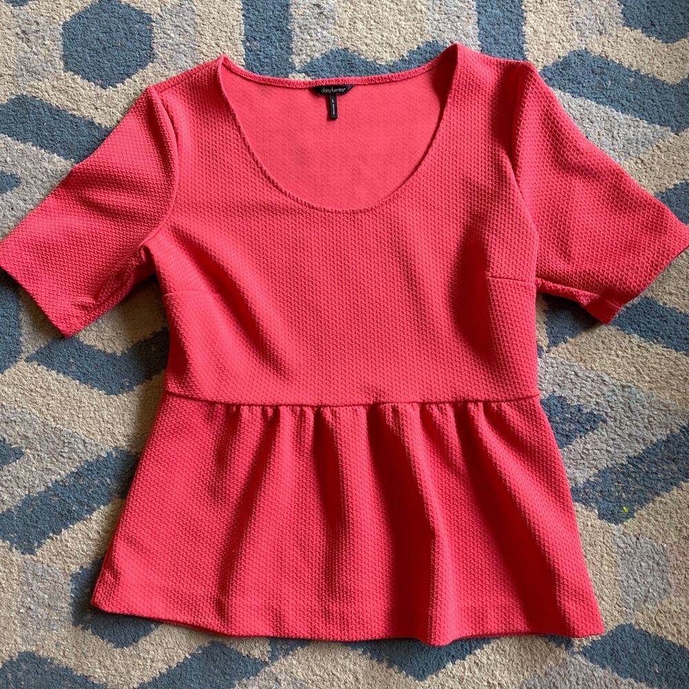Daisy Fuentes Hot Pink Peplum Top Large